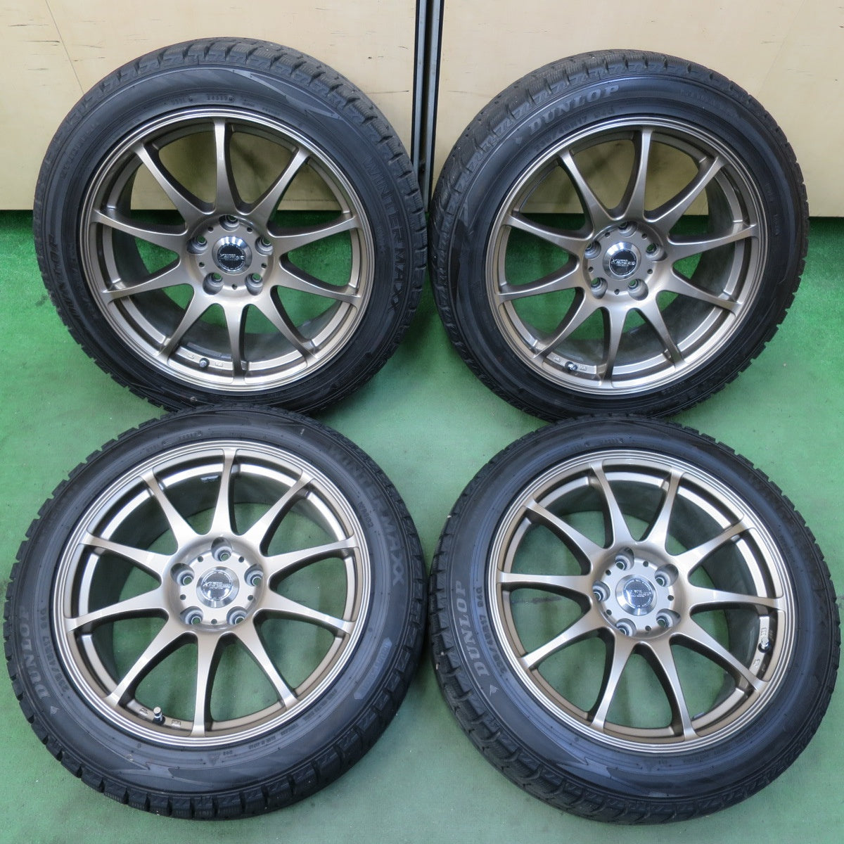 バリ溝！キレイ！9.5分★スタッドレス X CROSS SPEED PREMIUM 235/45R17 ダンロップ ウインターマックス WM02  クロススピード 17インチ PCD114.3/5H★5100909イス