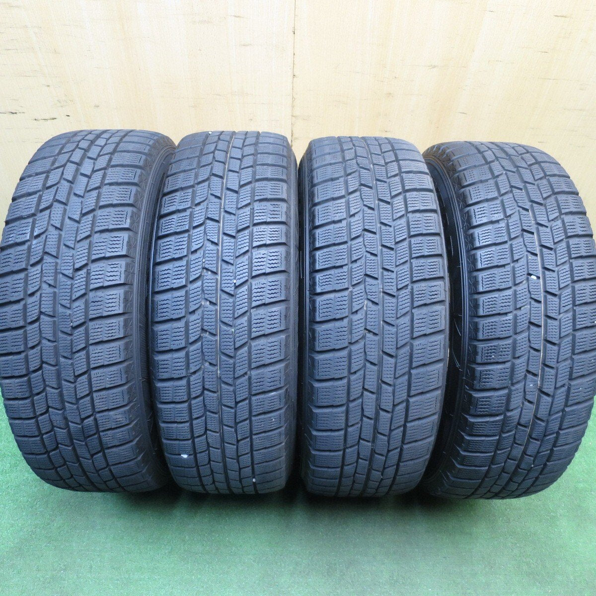 バリ溝 綺麗 8.5分★プリウス 等 195/65R15 スタッドレス グッドイヤー アイスナビ6 GIRO ギロ 15インチ PCD100/5H★5030707Hス
