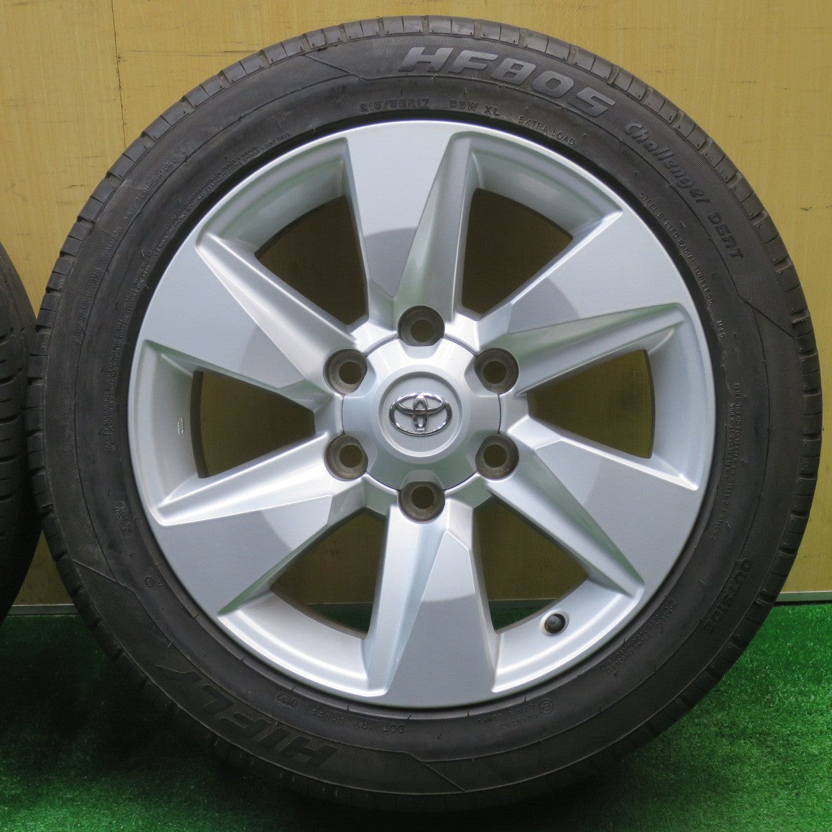バリ溝！22年！キレイ！9分★ハイエース 等 トヨタ 150系 プラド 純正 215/55R17 ハイフライ HF805 17インチ PCD139.7/6H★5102901NJノ