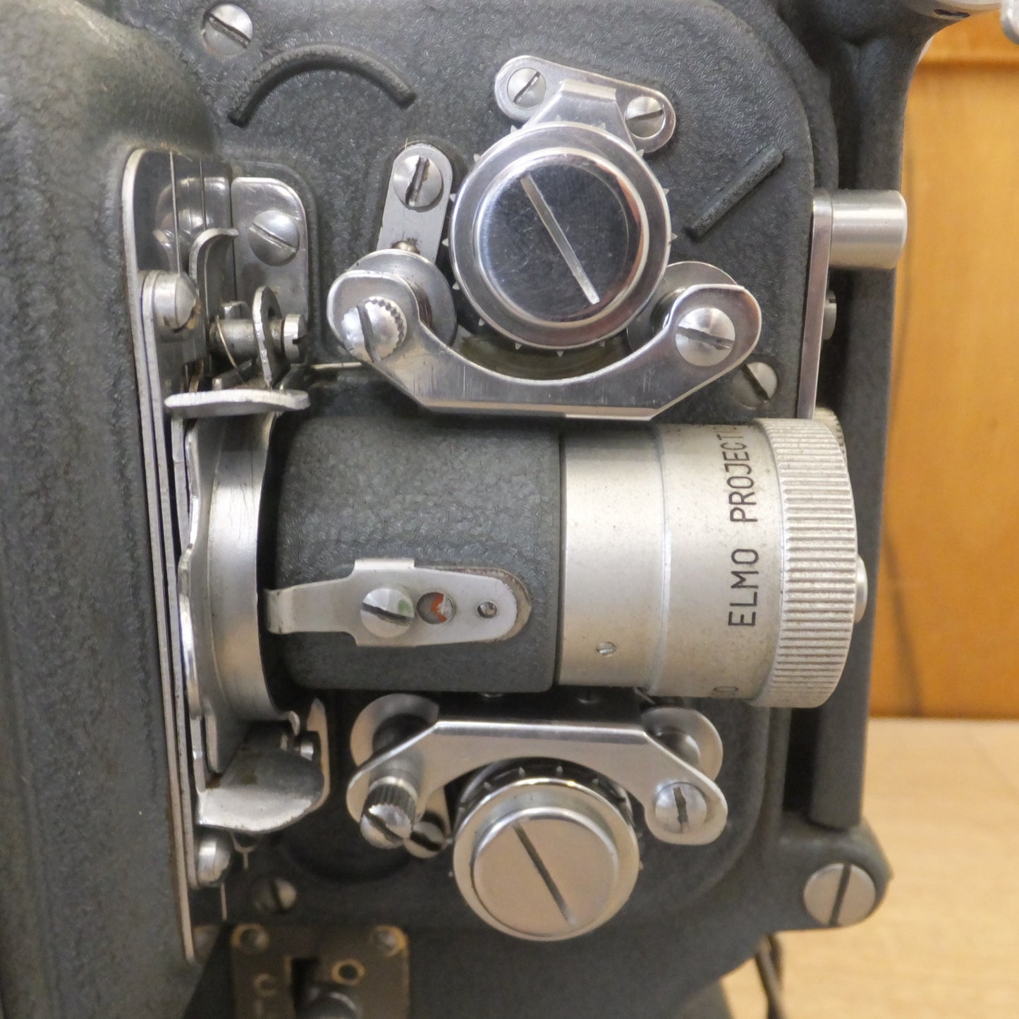 [送料無料] 現状品★エルモ ELMO 8mm 映写機 プロジェクター E-80　AC90～110V 50/60Hz　昭和レトロ アンティーク★