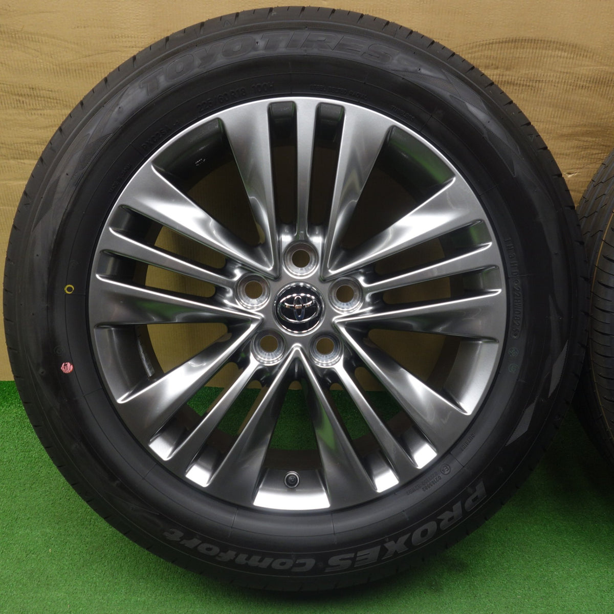新車外し！25年◎トヨタ 40系 アルファード Zグレード 純正 225/60R18 トーヨー プロクセス Comfort コンフォート 18インチ PCD120/5H◎6082802KTノ