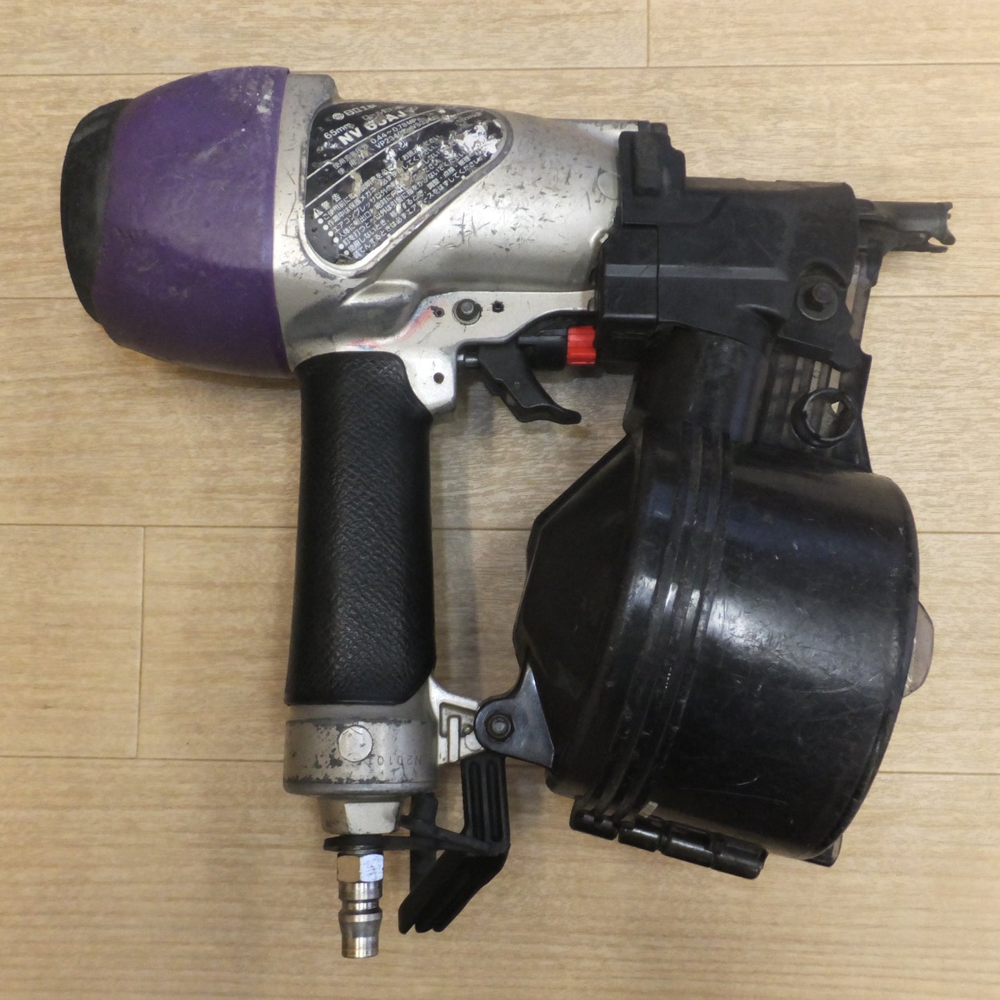 [送料無料] ジャンク★日立 HITACHI 65mm ロール釘打機 NV65AJ　常圧 エアーツール★