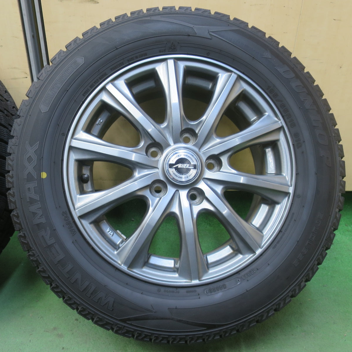 バリ溝！22年！9分◎スタッドレス 195/65R15 ダンロップ ウインターマックス WM02 AXEL アクセル 15インチ PCD114.3/5H◎6092905イス