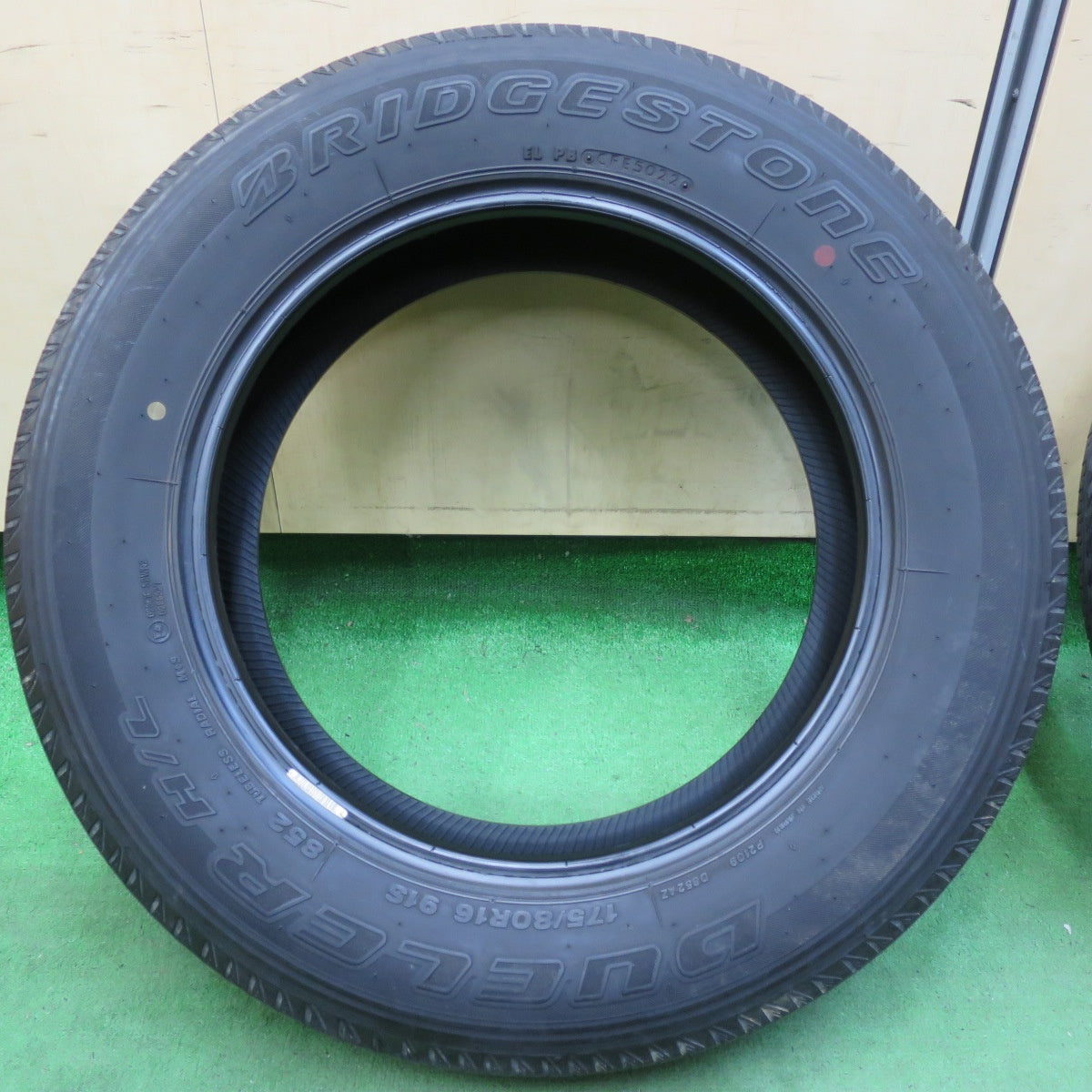 [送料無料] バリ溝！22年！8.5分★ジムニー 等 175/80R16 ブリヂストン デューラー H/L 852 DUELER タイヤ 16インチ★5010614イノタ