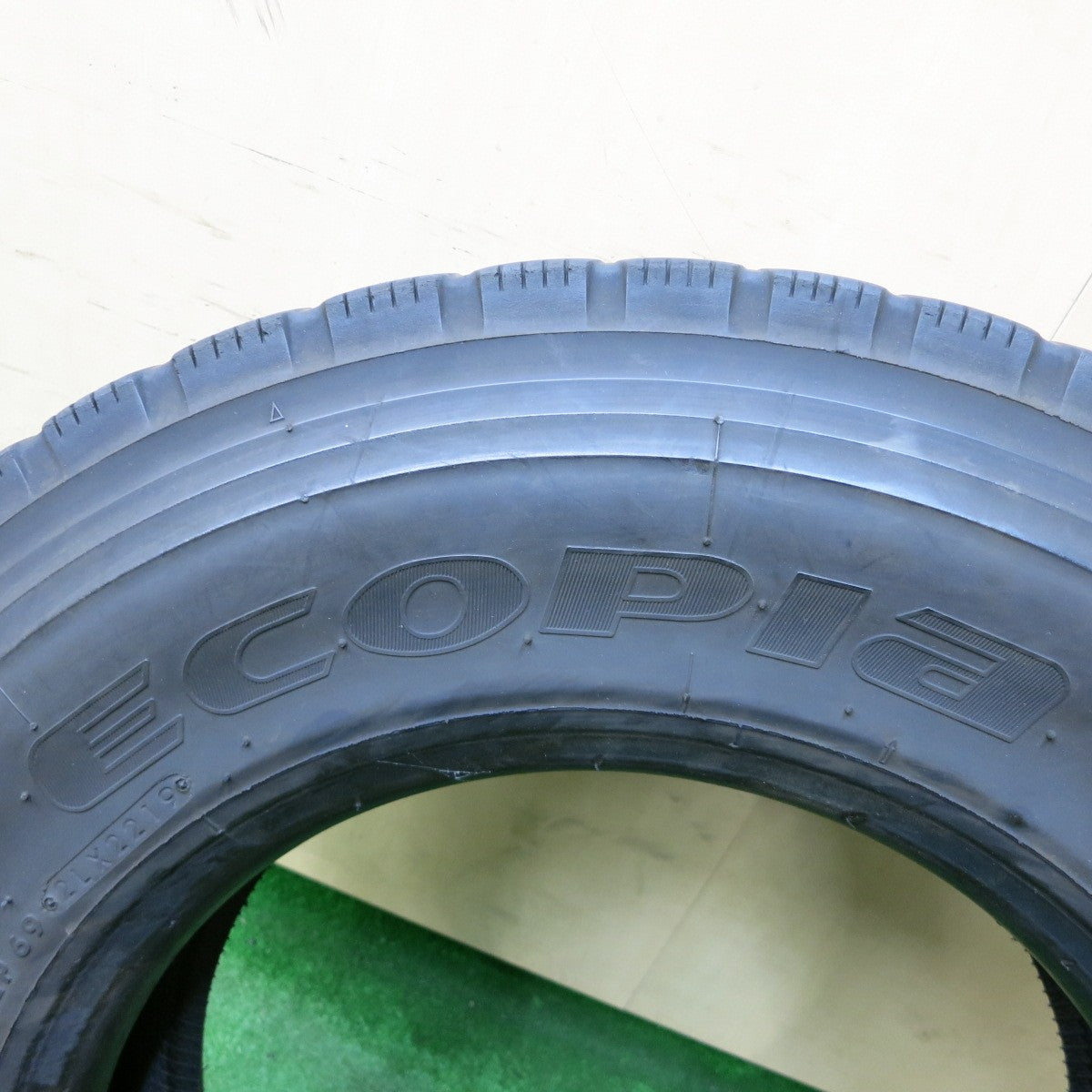 [送料無料] 1本価格★トラック タイヤ 225/80R17.5 123/122L ブリヂストン エコピア M801 ミックス オールシーズン 17.5インチ★5021001ナスタ