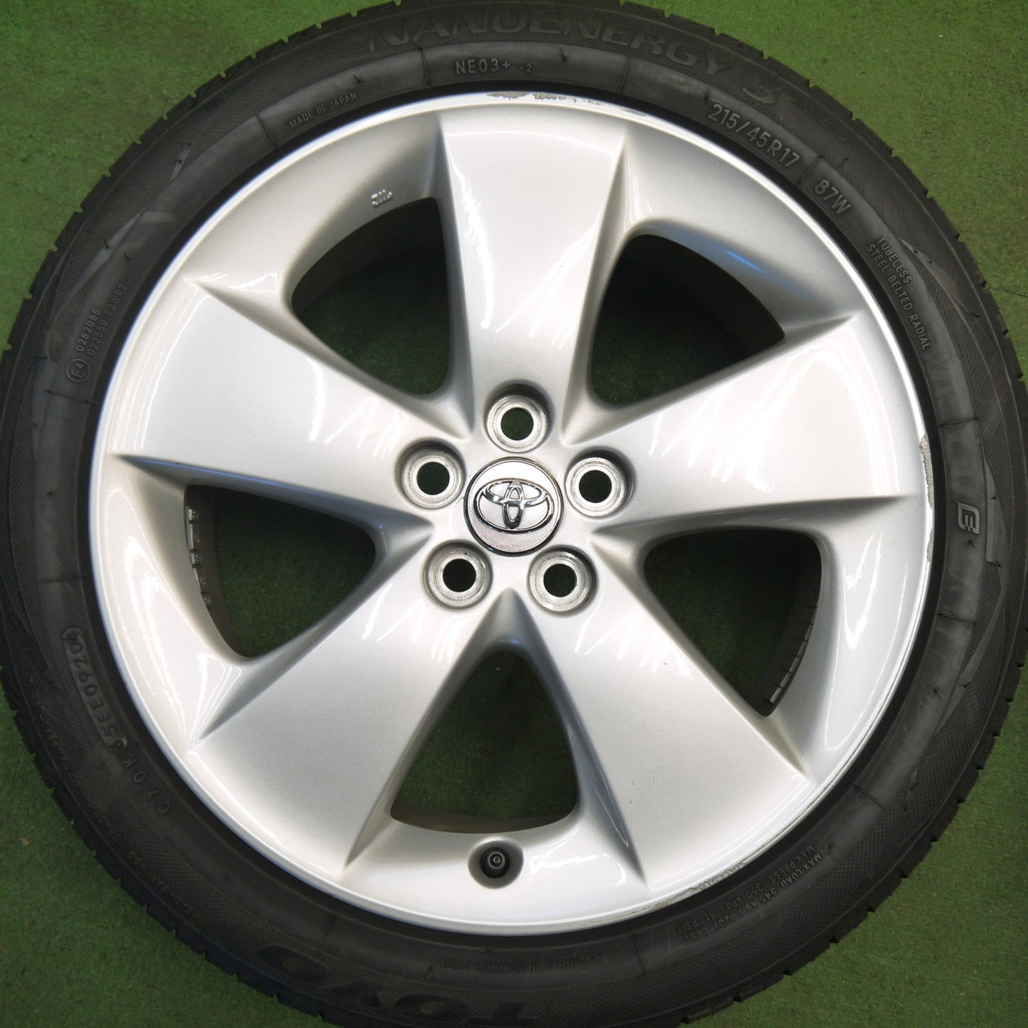 バリ溝！9.5分★トヨタ 30系 プリウス S G ツーリング 純正 215/45R17 トーヨー ナノエナジー3 プラス 17インチ PCD100/5H★6030902Hノ