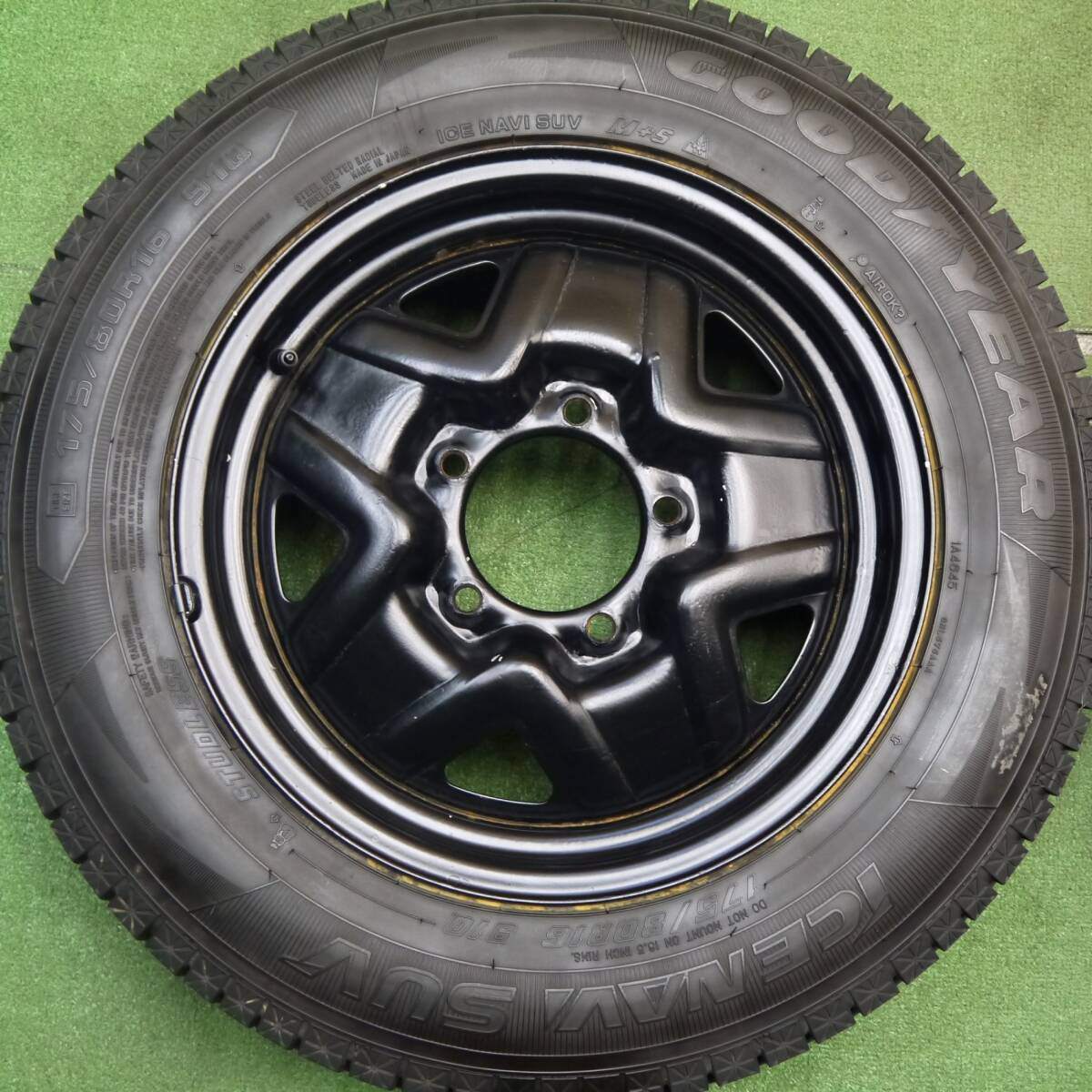 4本価格★スズキ JB64 ジムニー 純正 スチール 175/80R16 スタッドレス グッドイヤー アイスナビ SUV PCD139.7/5H★5031905Hス