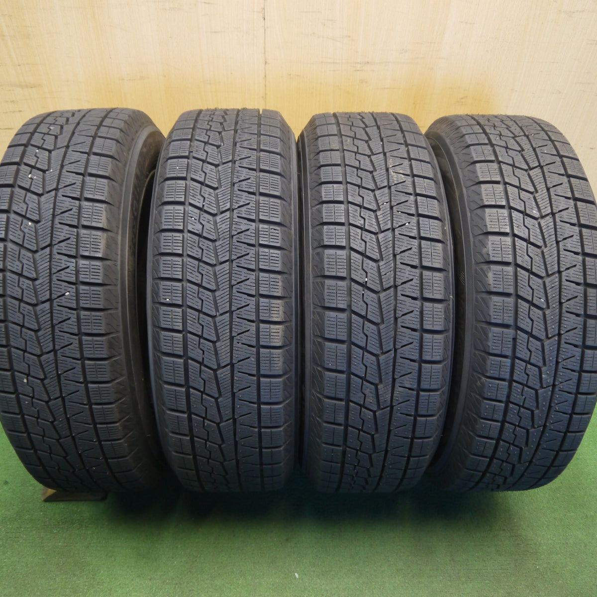 ほぼ未使用！25年◎スタッドレス 195/60R16 ヨコハマ アイスガード iG70 Fang ファング 16インチ PCD114.3/5H◎6100701Hス