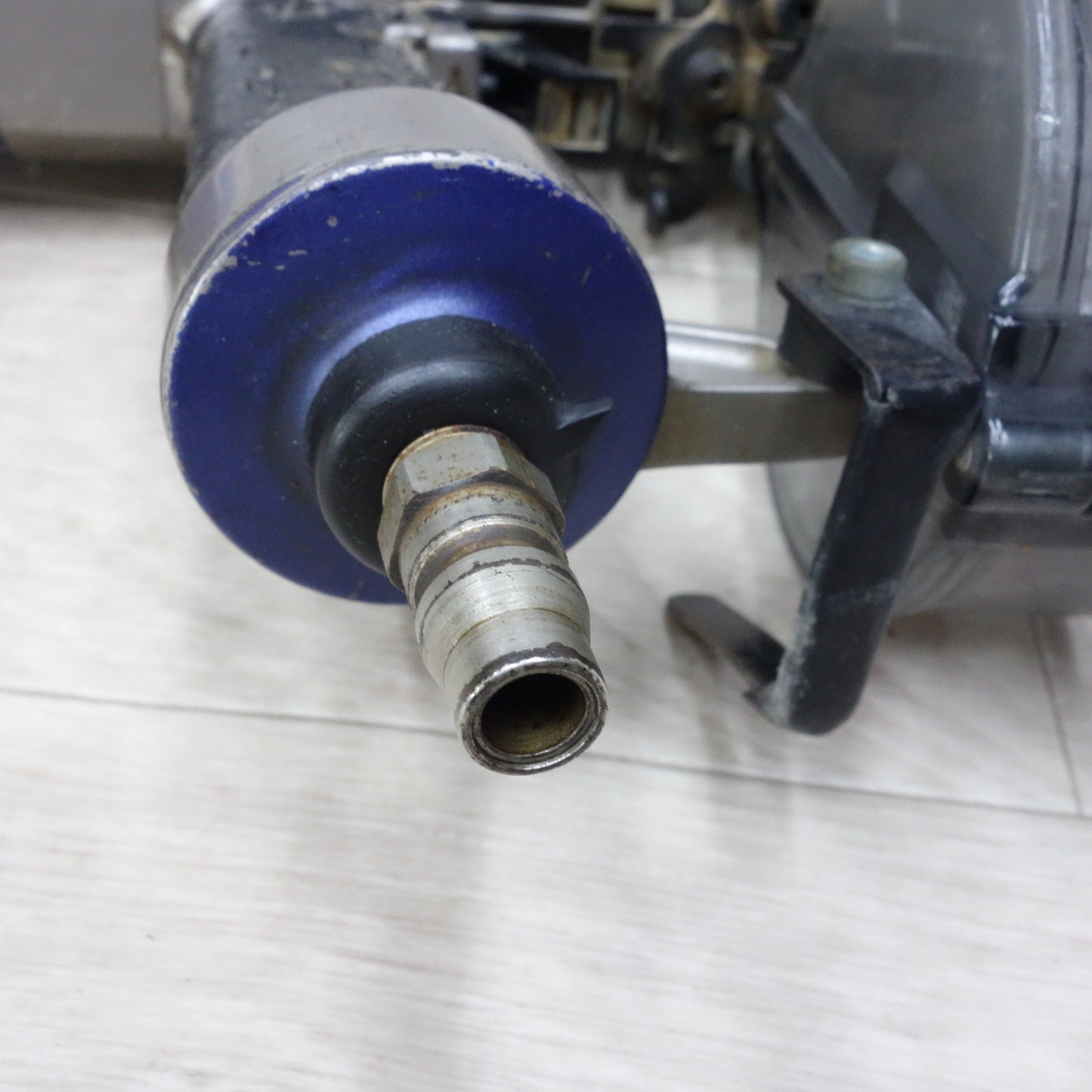 [送料無料] ◆兼松 38mm 常圧 釘打機 ポケット ネイラ DUO FAST KZ-322 ケース付き 釘打ち機 カネマツ エア 工具◆