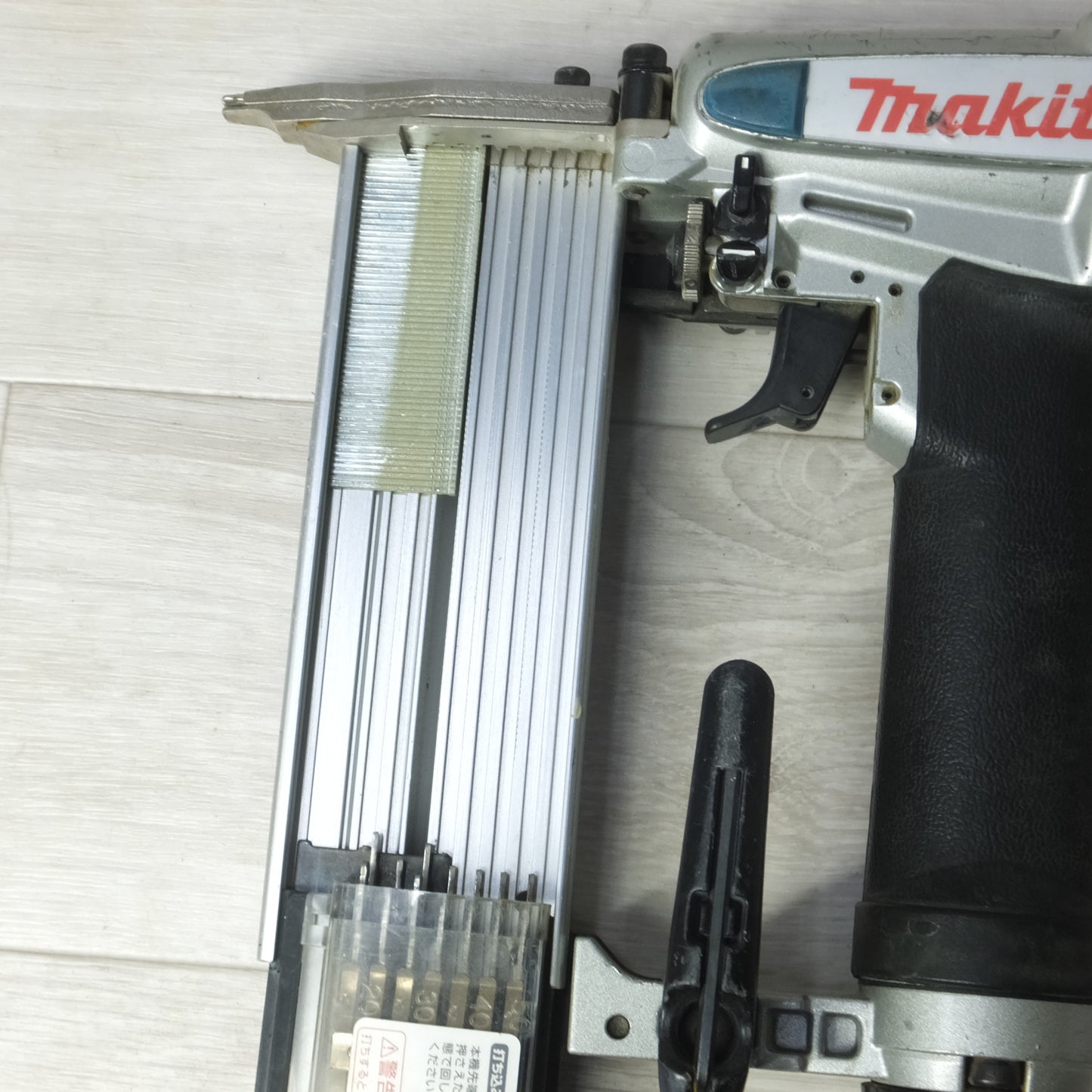 [送料無料] ◆makita マキタ 常圧 仕上釘打 AF502N 釘打ち機 エアツール◆