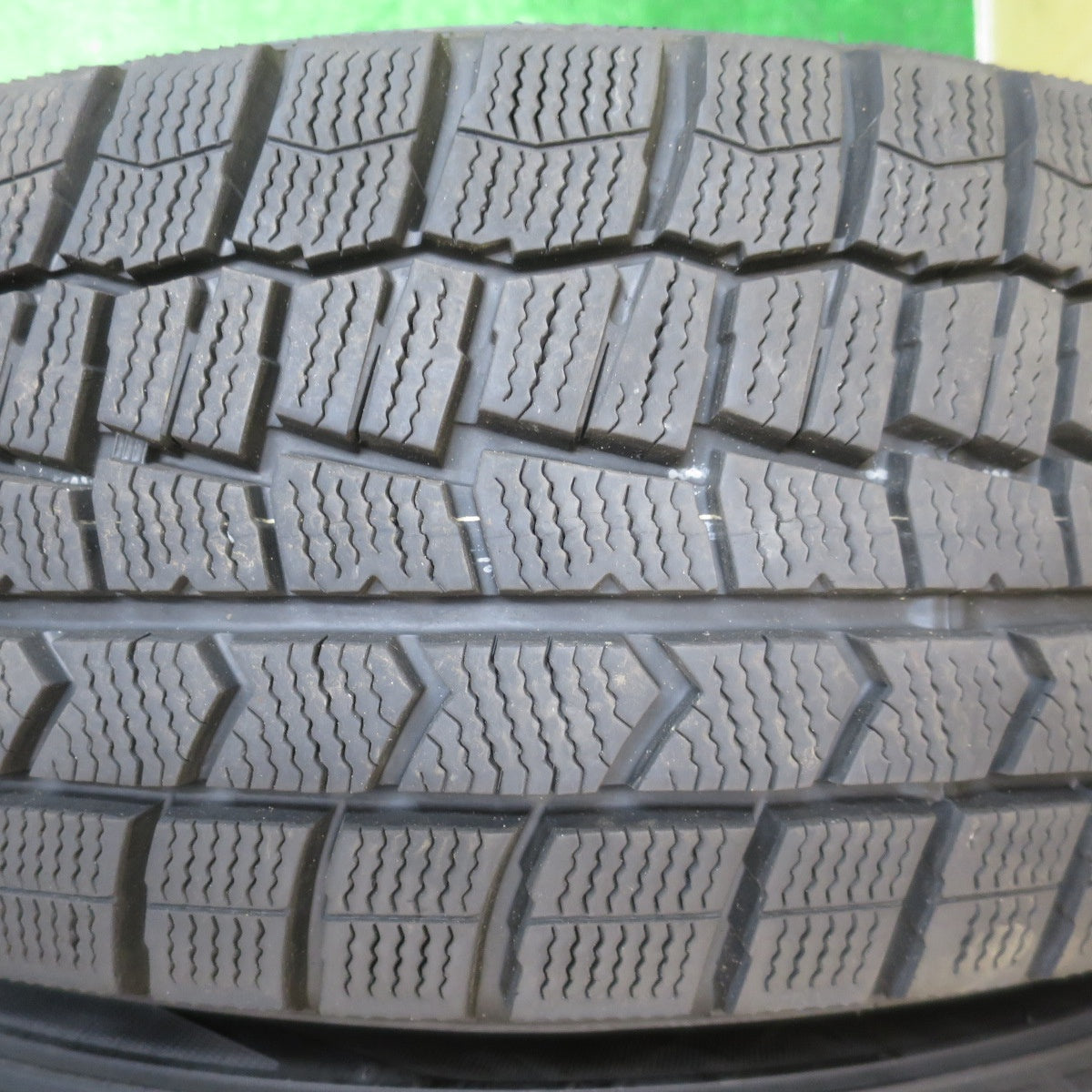 バリ溝！23年！9.5分★プリウス 等 195/65R15 スタッドレス ダンロップ ウインターマックス WM02 Exceeder エクシーダー 15インチ PCD100/5H★5110603NJス
