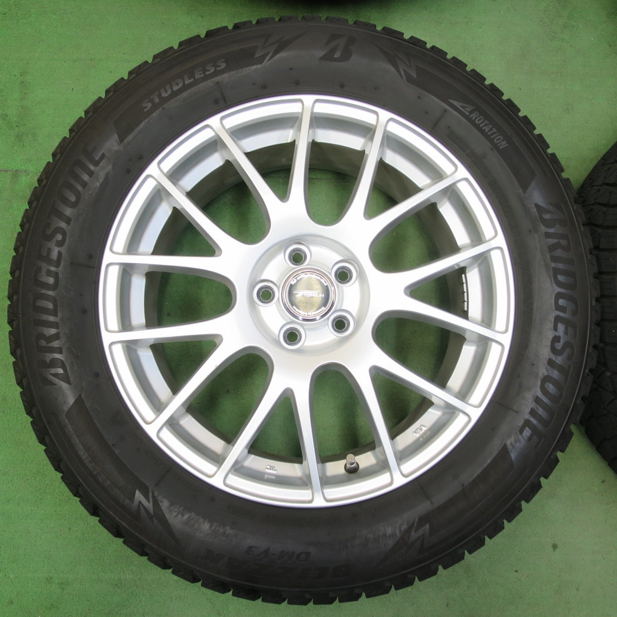 キレイ！21年★XV 等 225/60R17 スタッドレス ブリヂストン ブリザック DM-V3 TOPRUN トップラン 17インチ PCD100/5H★5050506イス