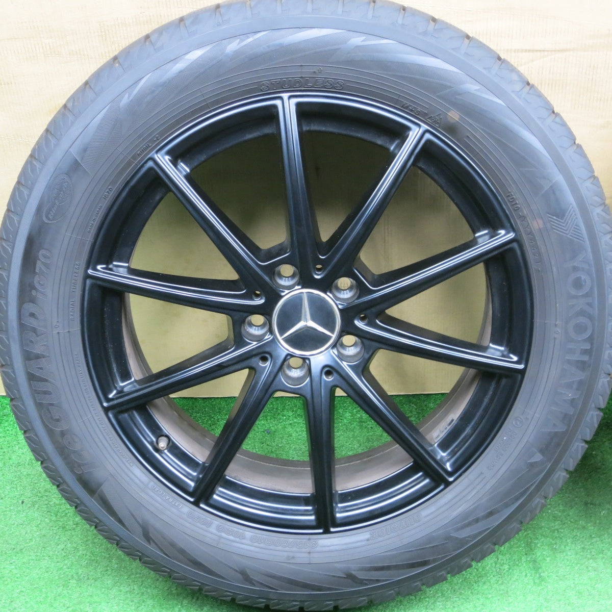 バリ溝！9.5分以上★ベンツ X247 GLBクラス 純正 215/60R18 スタッドレス ヨコハマ アイスガード iG70 18インチ PCD112/5H★6013102NKス