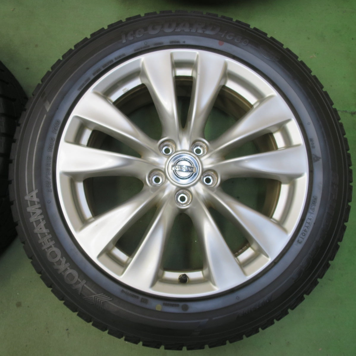 バリ溝！9分◎日産 Y51 フーガ 純正 245/50R18 スタッドレス ミシュラン X-ICE XI3 ヨコハマ アイスガード iG50 18インチ PCD114.3/5H◎6090402イス