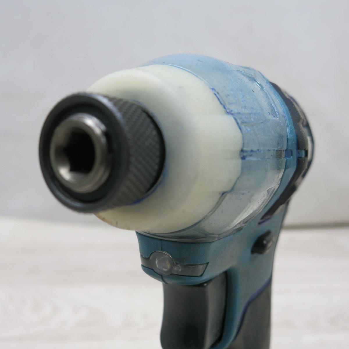 [送料無料] ◆makita マキタ 充電式インパクトドライバ TD111D 10.8V バッテリー付き 電動工具◆
