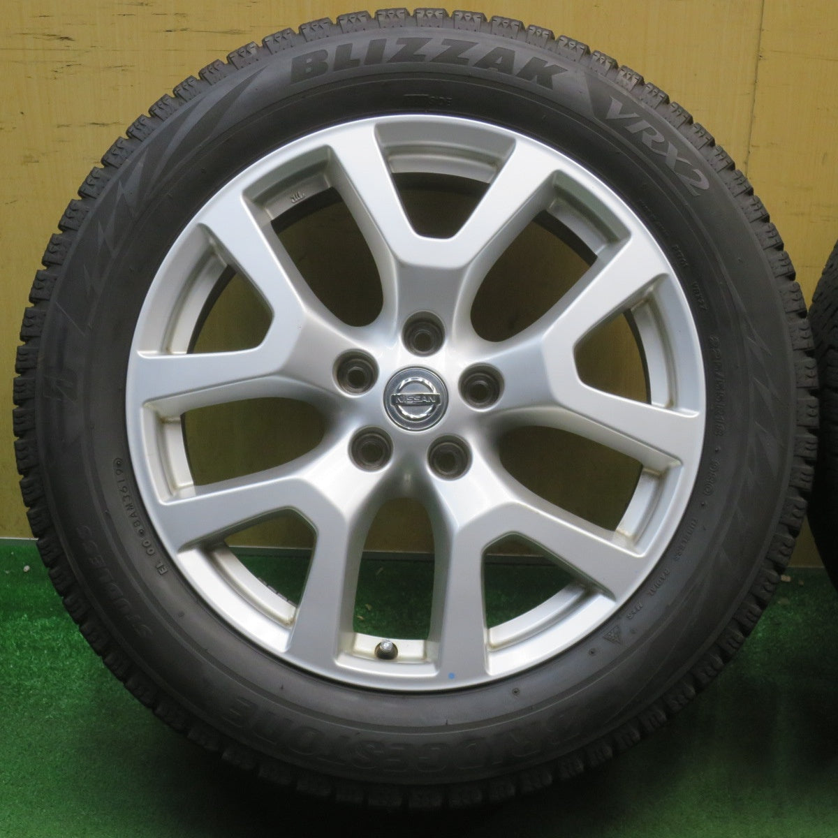 バリ溝！9.5分★日産 T31 エクストレイル 純正 225/55R18 スタッドレス ブリヂストン ブリザック VRX2 18インチ PCD114.3/5H★6052201NJス