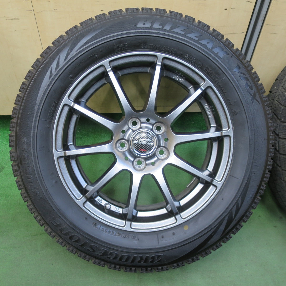 バリ溝！キレイ！8.5分★プリウス 等 195/65R15 スタッドレス ブリヂストン ブリザック VRX SCHNEIDER シュナイダー 15インチ PCD100/5H★5112805TTス