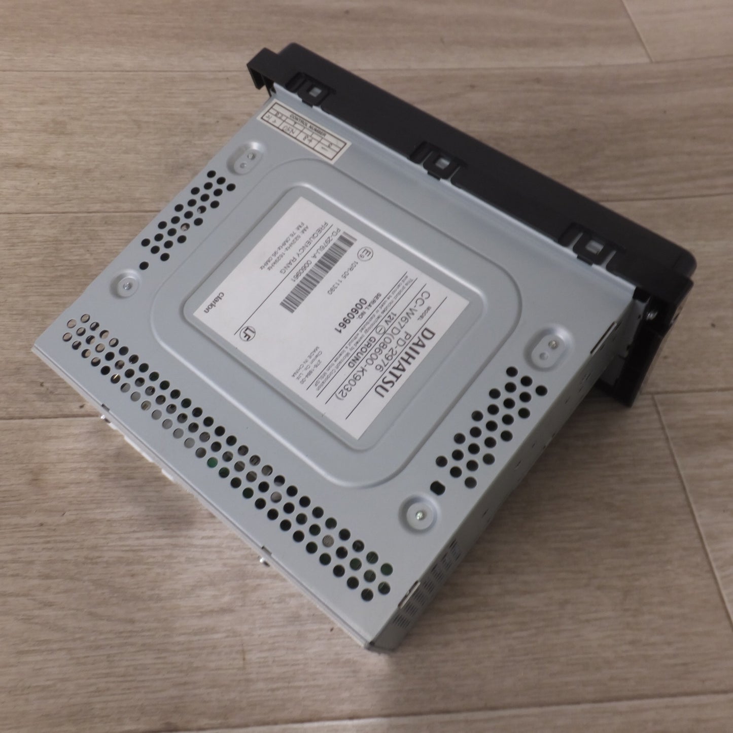 [送料無料] ★クラリオン製 ダイハツ 純正 ワイドシンプルCDチューナー CC-W67D 08600-K9032 PD-2976[40]★