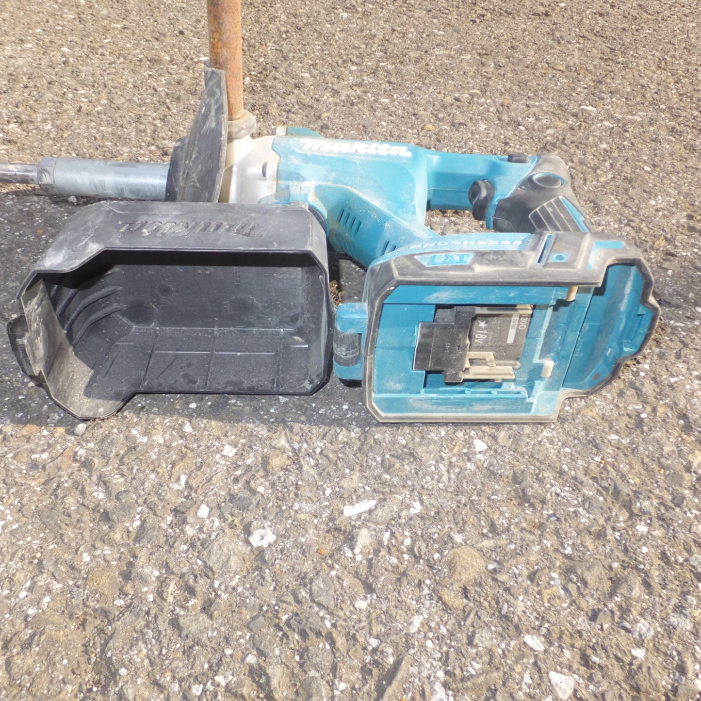 [送料無料] ★マキタ makita 充電式カクハン機 UT130D 18V 本体のみ★