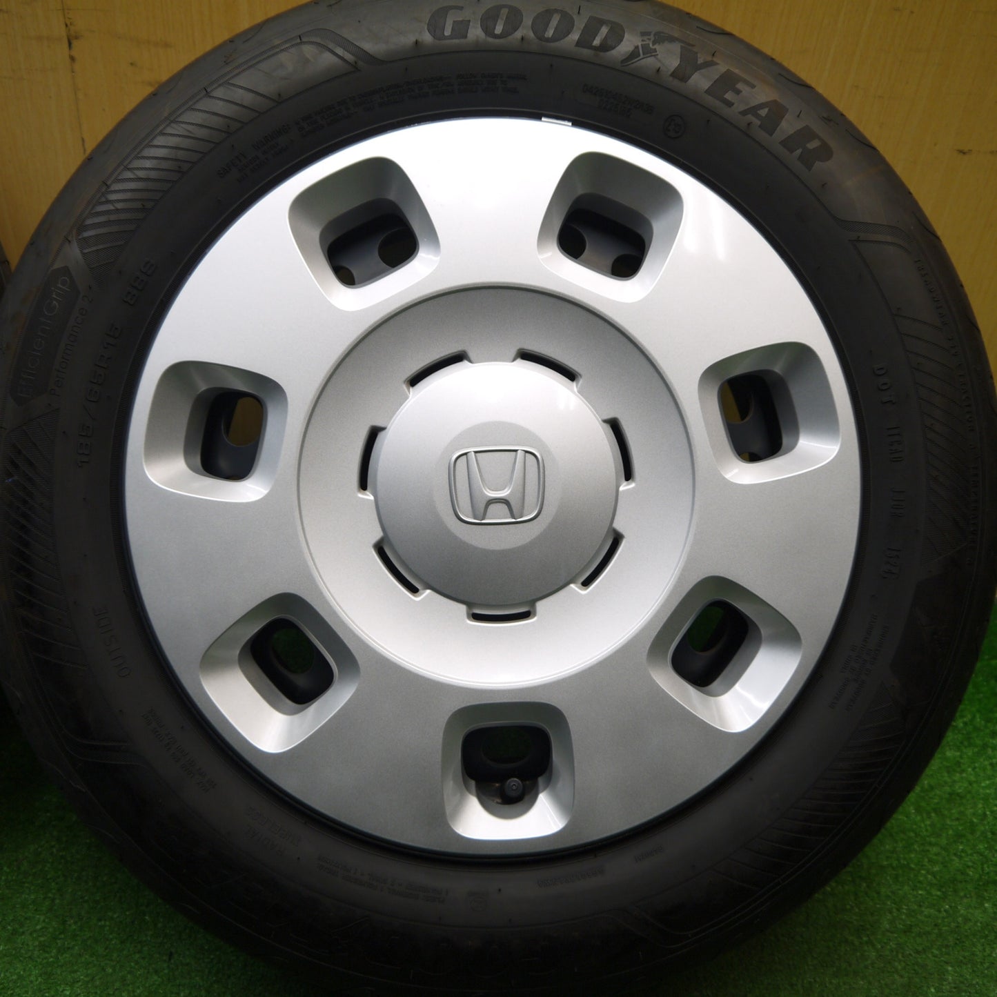バリ溝！24年！キレイ！9分★ホンダ フリード e:HEV AIR Biz 純正 スチール 185/65R15 グッドイヤー EfficientGrip Performance2 15インチ PCD114.3/5H★5120505Hノ