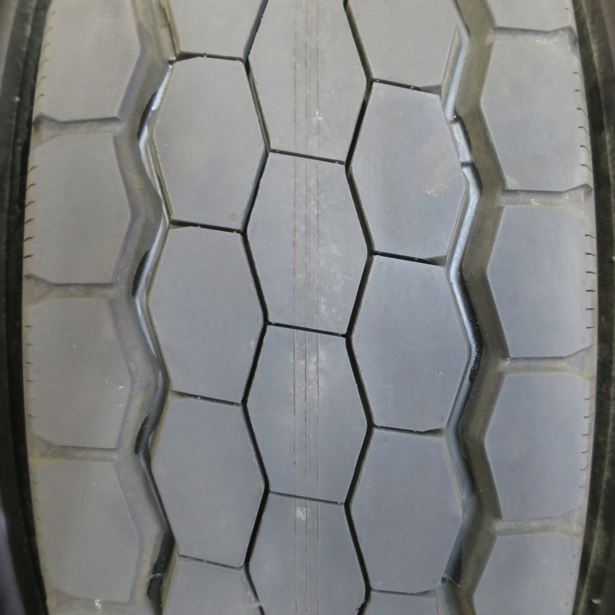 新車外し！25年！ほぼ未使用★トラック タイヤ 245/70R19.5 136/134J ダンロップ エナセーブ SP638L DECTES デクテス オールシーズン 19.5インチ★5052608イスタ