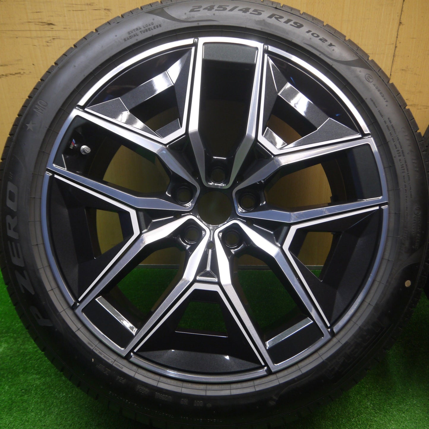 [送料無料] 新車外し！24年★BMW i5 eDrive40 Mスポーツ 純正 245/45R19 ピレリ PZERO 19インチ PCD112/5H★4110803Hノ