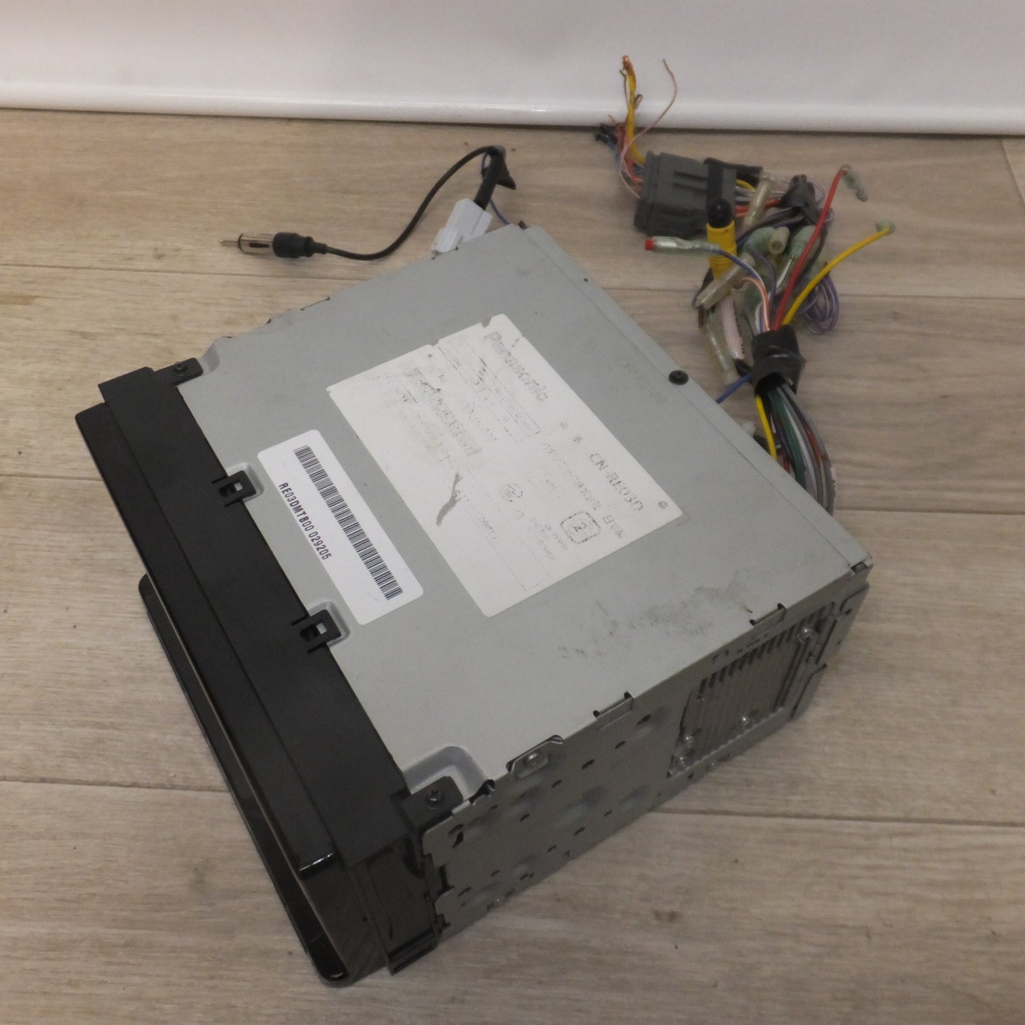 [送料無料] ★パナソニック Panasonic SDカーナビステーション Strada CN-RE03D[56]★