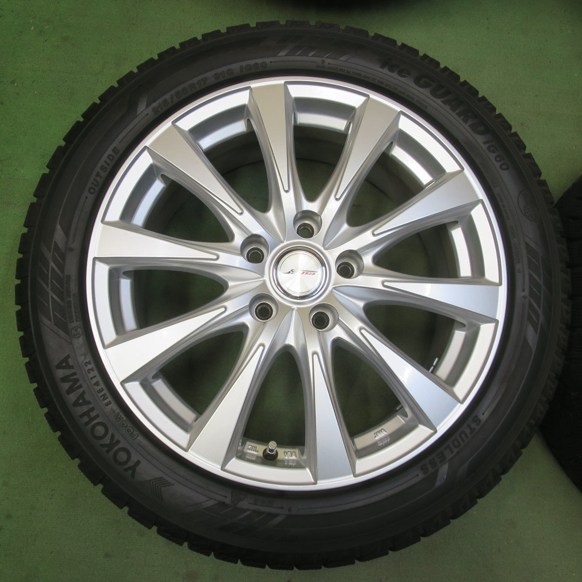バリ溝！22年！キレイ！ほぼ10分◎スタッドレス 215/50R17 ヨコハマ アイスガード iG60 JOKER ジョーカー 17インチ PCD114.3/5H◎6062005イス