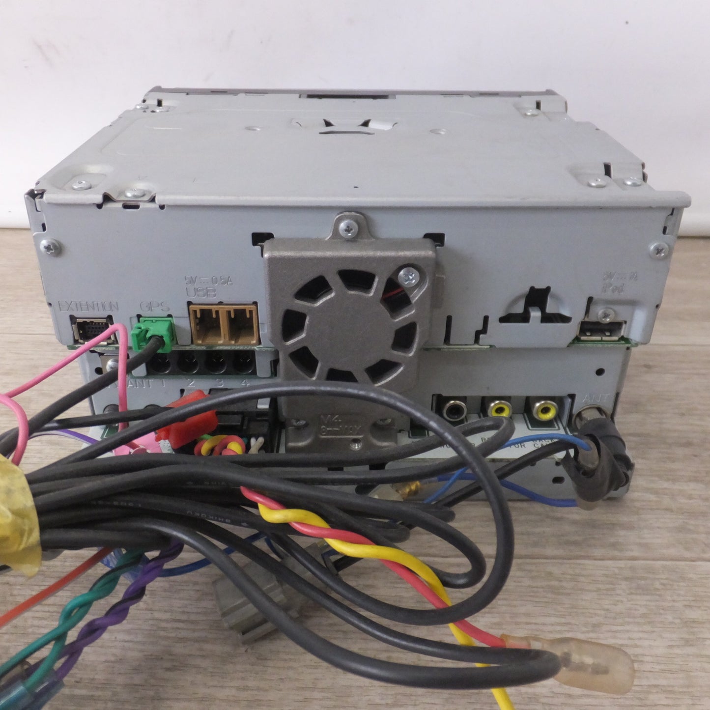 [送料無料] ★カロッツェリア carrozzeria AV一体型メモリーナビゲーション 楽ナビ AVIC-RZ900-R(39)★