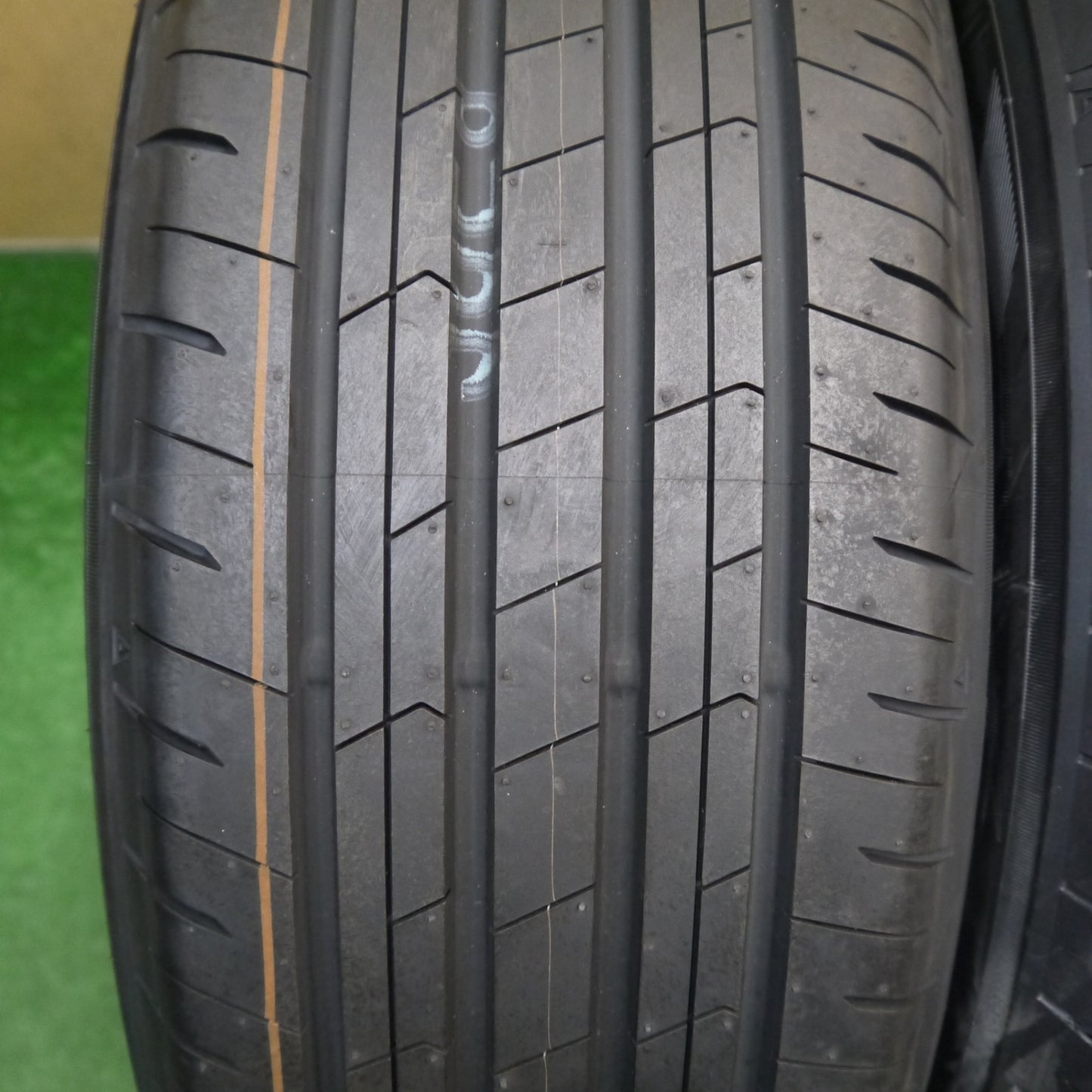 新車外し！26年★225/60R18 トーヨー プロクセス Comfort コンフォート タイヤ 18インチ 40系 アルファード ハリアー CX-5 RAV4 等★6070103KKノタ
