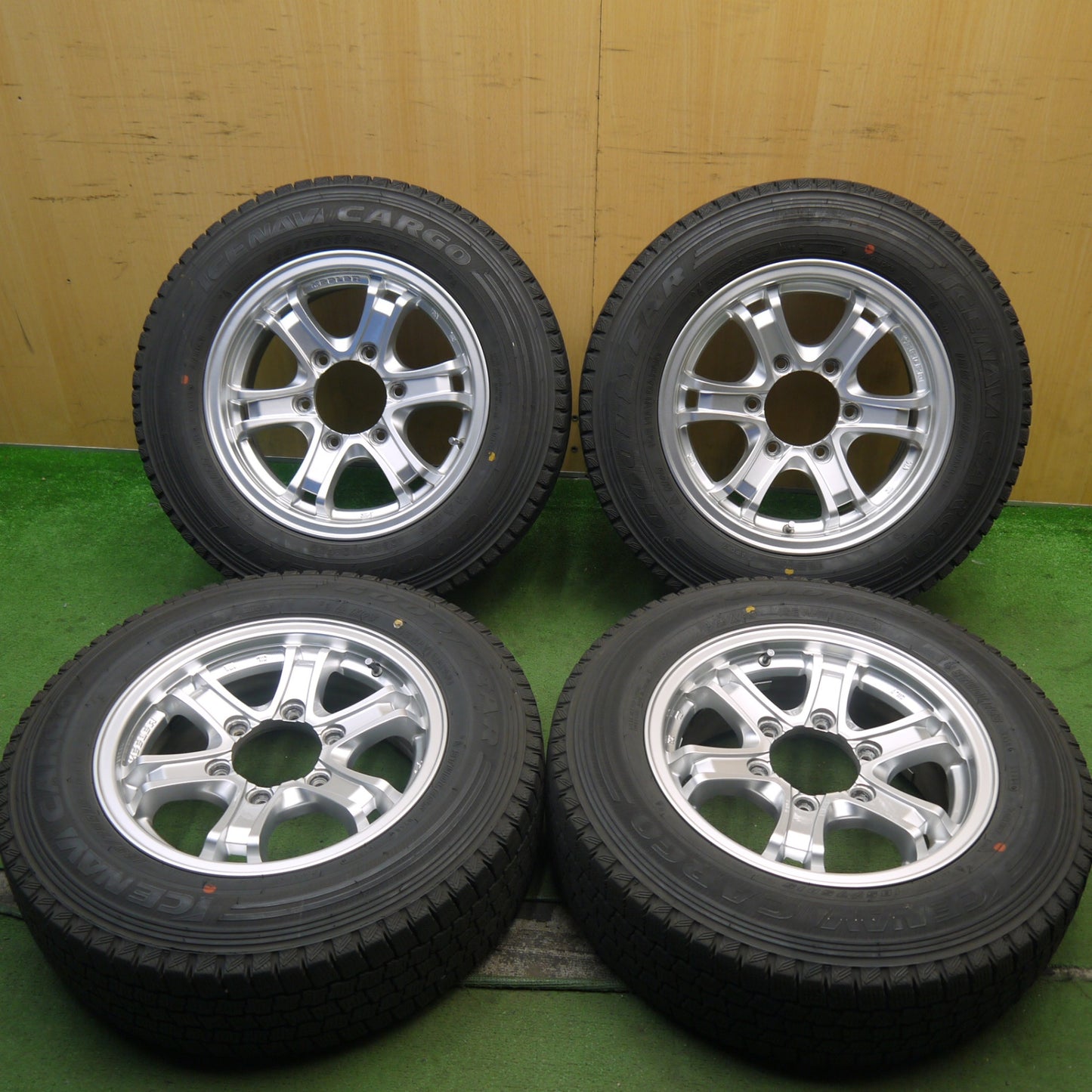 バリ溝！キレイ！9分★KEELER 185/75R15 106/104L スタッドレス グッドイヤー アイスナビ カーゴ キーラー 15インチ PCD139.7/6H★5100703Hス