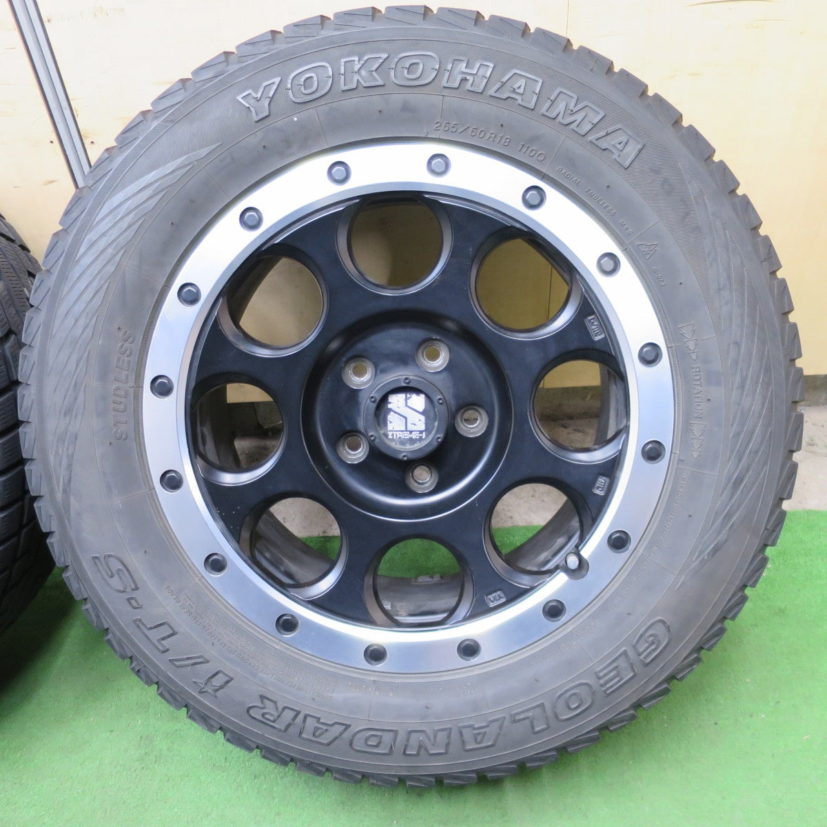 バリ溝！キレイ！8.5分★ジープ 等 XTREME-J XJ03 265/60R18 スタッドレス ヨコハマ ジオランダー i/T-S 18インチ エクストリームJ PCD127/5H★6032401ナス