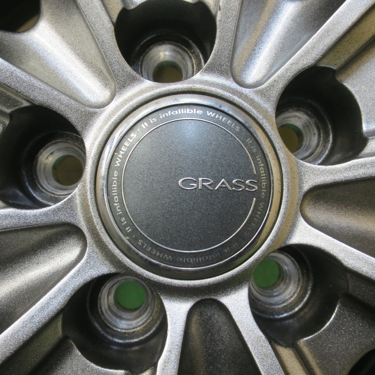 キレイ★プリウス 等 195/65R15 スタッドレス ヨコハマ アイスガード iG70 GRASS グラス 15インチ PCD100/5H★6041603イス