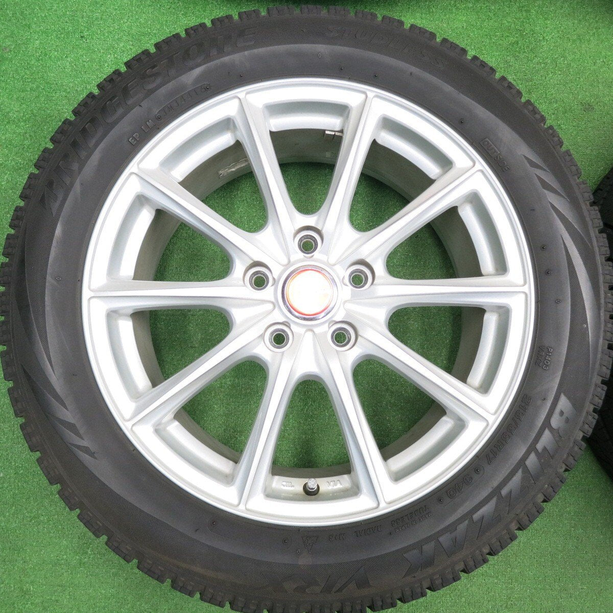 キレイ★スタッドレス 215/55R17 ブリヂストン ブリザック VRX ECO FORME エコフォルム 17インチ PCD114.3/5H★4123012HAス