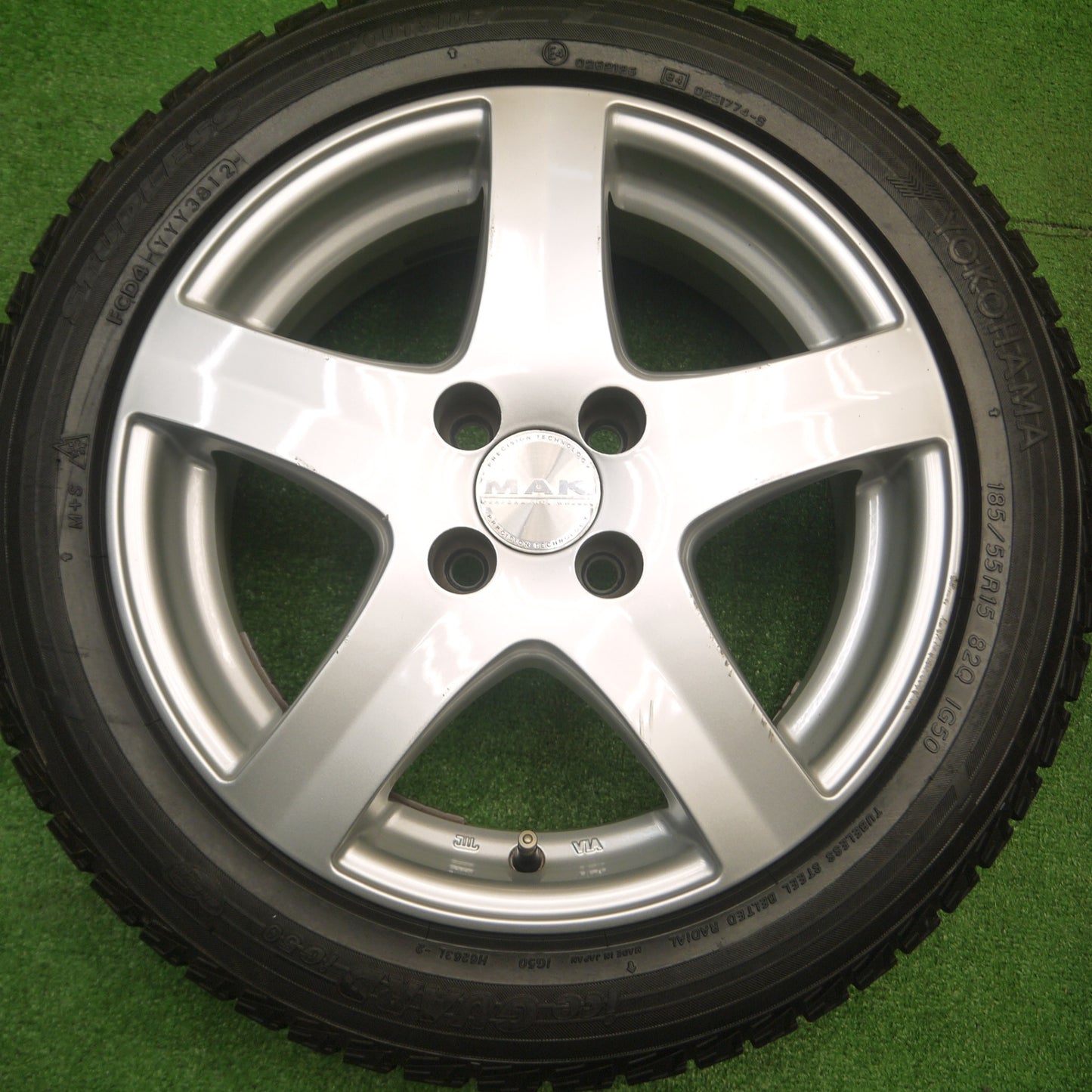 [送料無料] バリ溝！9.5分★フィアット 500 等 MAK 185/55R15 スタッドレス ヨコハマ アイスガード iG50 15インチ PCD98/4H★4091701Hス