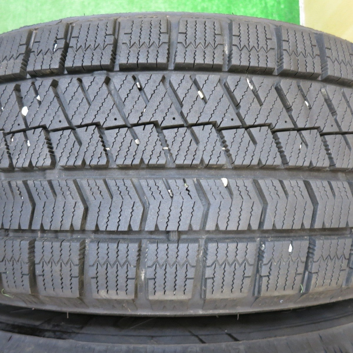 バリ溝！23年！キレイ！9.5分★スタッドレス 205/60R16 ブリヂストン ブリザック VRX2 TOPRUN トップラン 16インチ PCD114.3/5H★5032903NJス