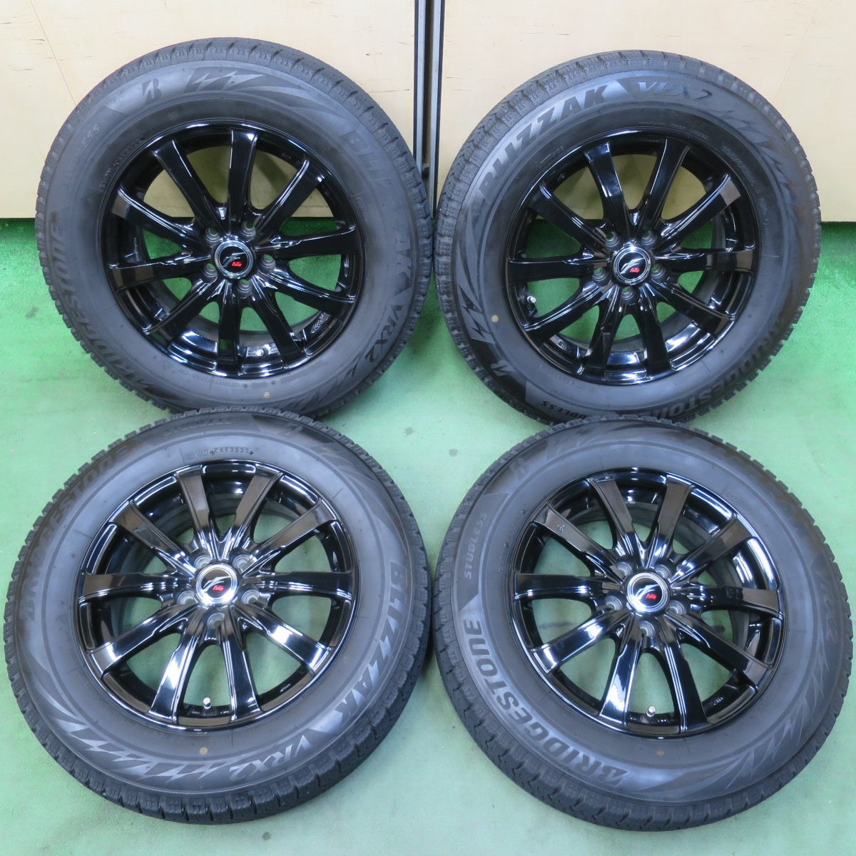 キレイ！22年★プリウス 等 195/65R15 スタッドレス ブリヂストン ブリザック VRX2 Fang ファング 15インチ PCD100/5H★5123010イス