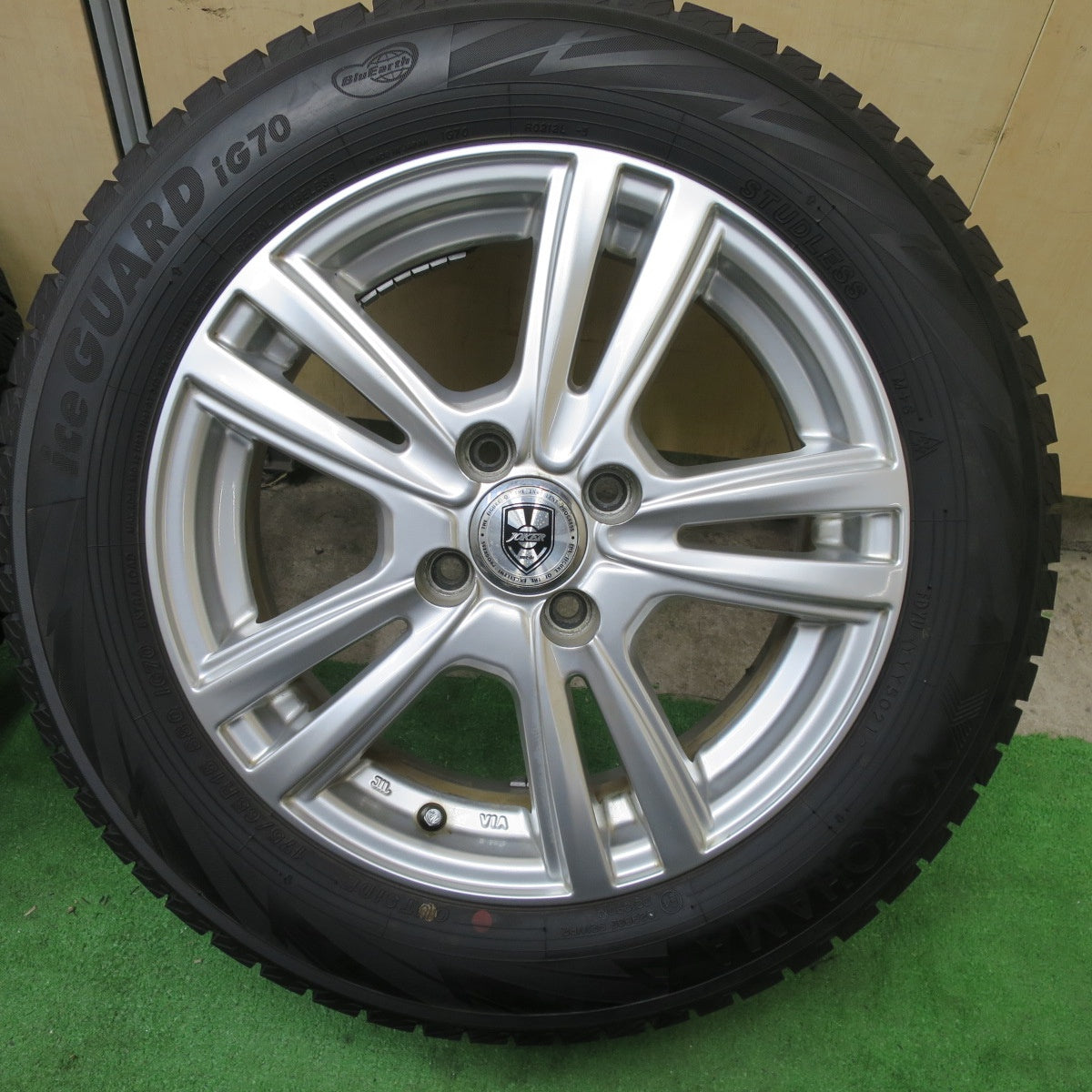 バリ溝！21年！キレイ！9.5分★スタッドレス 175/65R15 ヨコハマ アイスガード iG70 JOKER ジョーカー 15インチ PCD100/4H★5060303TTス