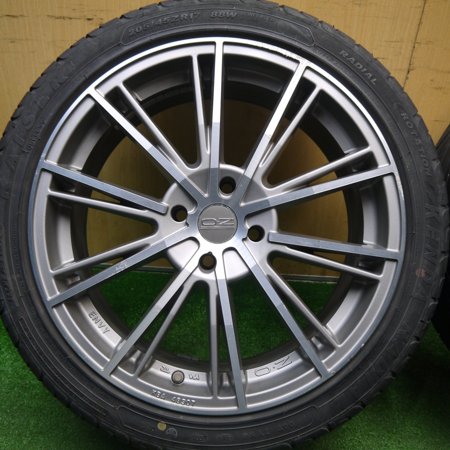 バリ溝！23年！9.5分★O・Z ENVY 205/45R17 ケンダ ラジアル カイザー OZ エンヴィ 17インチ PCD100/4H★6011304Hノ