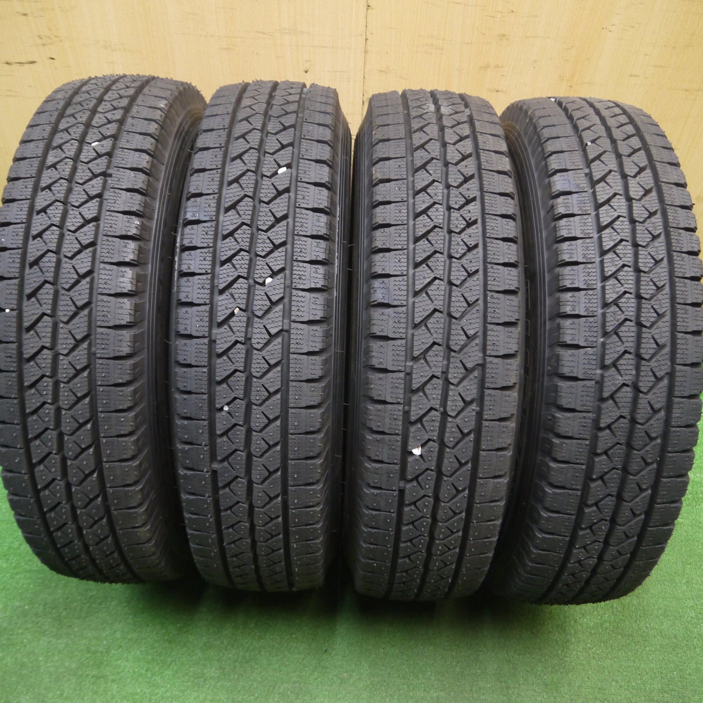 [送料無料] タイヤほぼ未使用！22年！キレイ★スタッドレス 165/80R14 97/95N ブリヂストン ブリザック VL1 スチール ホイール 14インチ PCD114.3/5H★4121704Hス