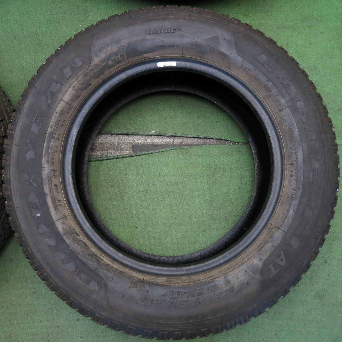 バリ溝！9.5分以上◎235/65R17 グッドイヤー イーグル F1 AT タイヤ 17インチ ジャガー Eペイス E-PACE Eペース 等◎6082607KKノタ