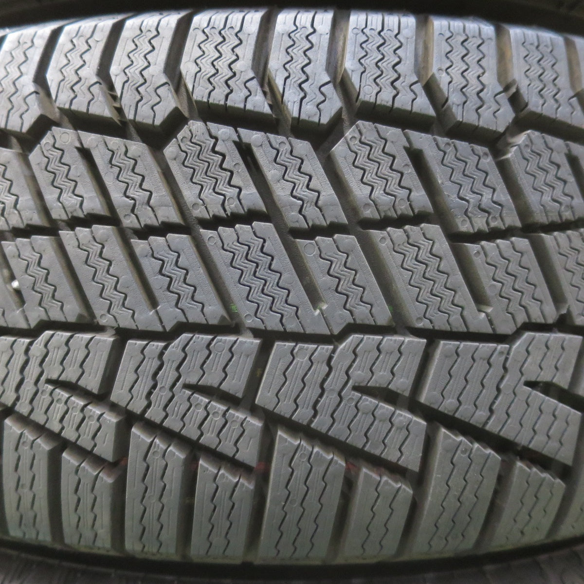 ほぼ未使用！25年！美品★スタッドレス 185/60R15 コンチネンタル ノースコンタクト NC6 Exceeder エクシーダー 15インチ PCD100/4H★6032302イス