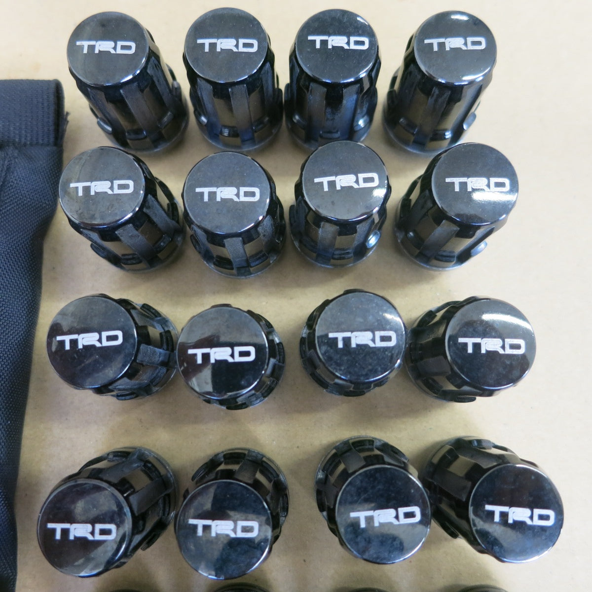 [送料無料] セット◆TRD ロック ナット 20個 ホイール ロック キー 2点 型式 不明◆
