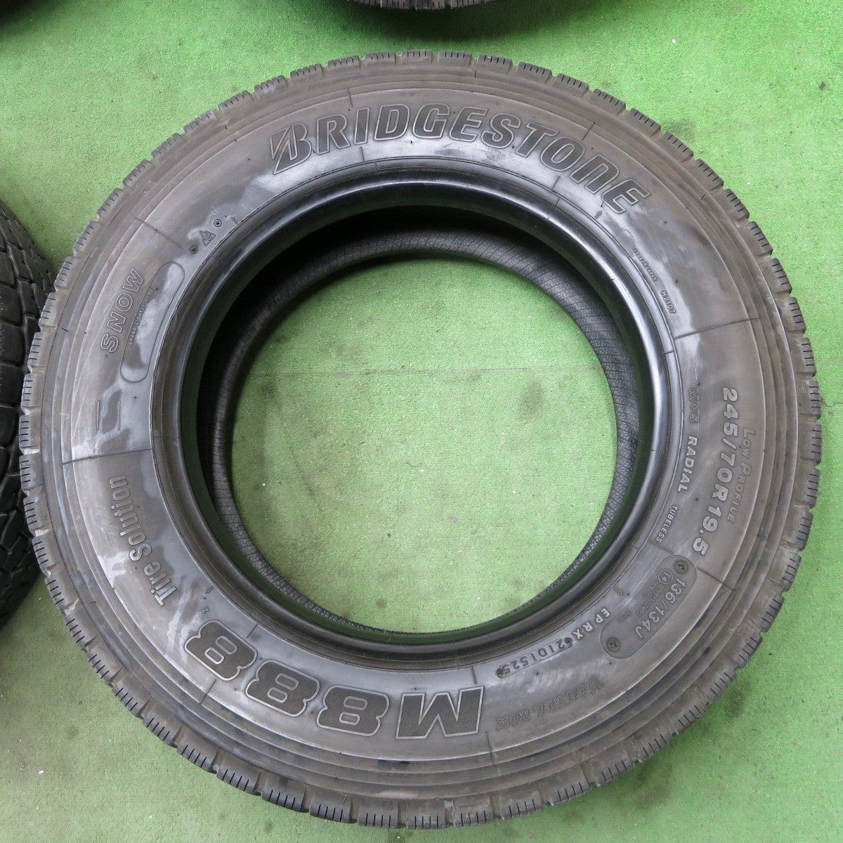バリ溝！25年！9分★トラック バス タイヤ 245/70R19.5 136/134J ブリヂストン M888 ミックス オールシーズン 19.5インチ★5122901ナスタ