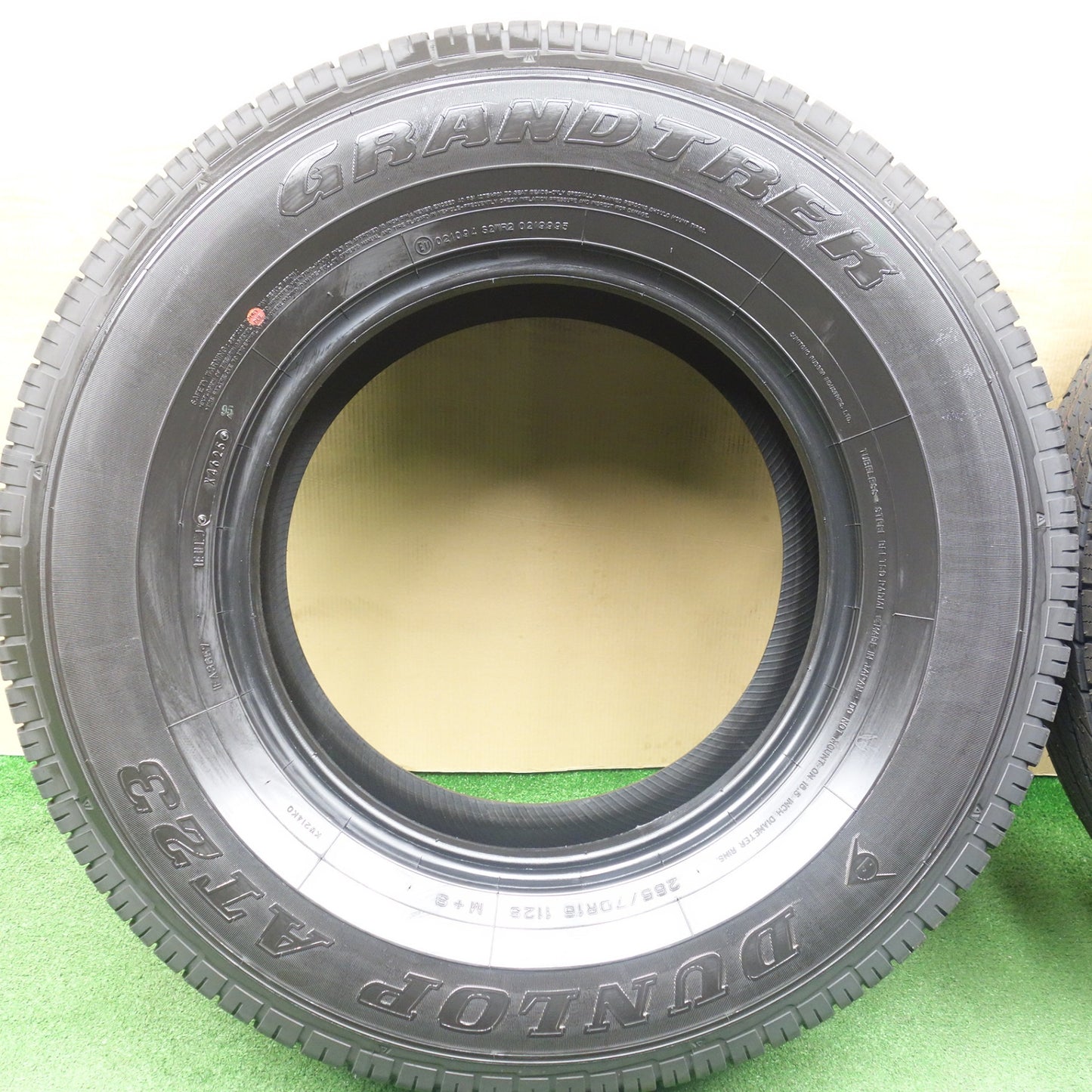 新車外し！25年★265/70R16 ダンロップ AT23 グラントレック タイヤ 16インチ ランクル プラド ハイラックス サーフ 等★6020907KTノタ