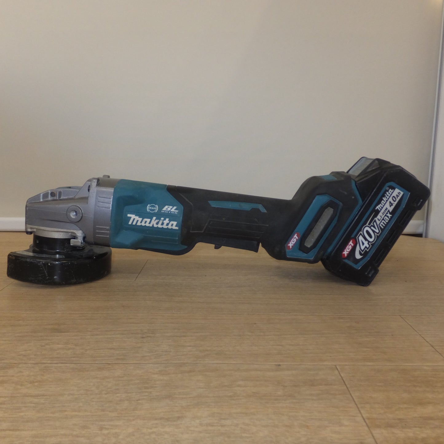 [送料無料] ★マキタ makita 100mm 充電式ディスクグラインダ GA045GRMX 36V-40V　バッテリ 1個★