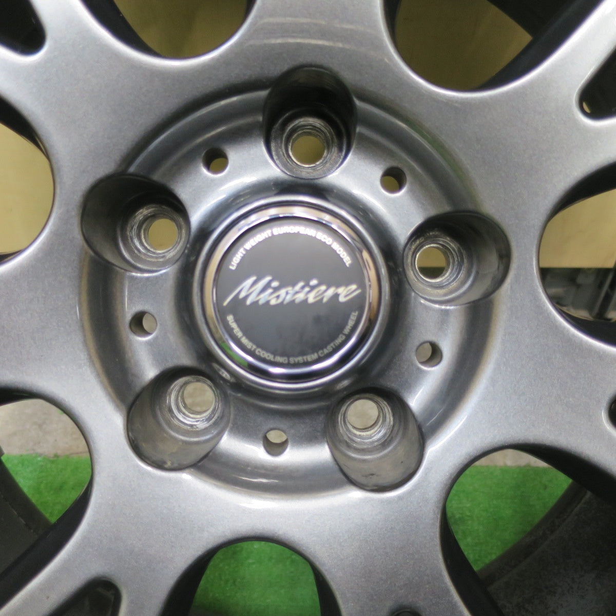 バリ溝！キレイ！9.5分★スタッドレス 225/55R18 ダンロップ ウインターマックス SJ8 Mistiere ミスティーレ 18インチ PCD114.3/5H★5061301TTス