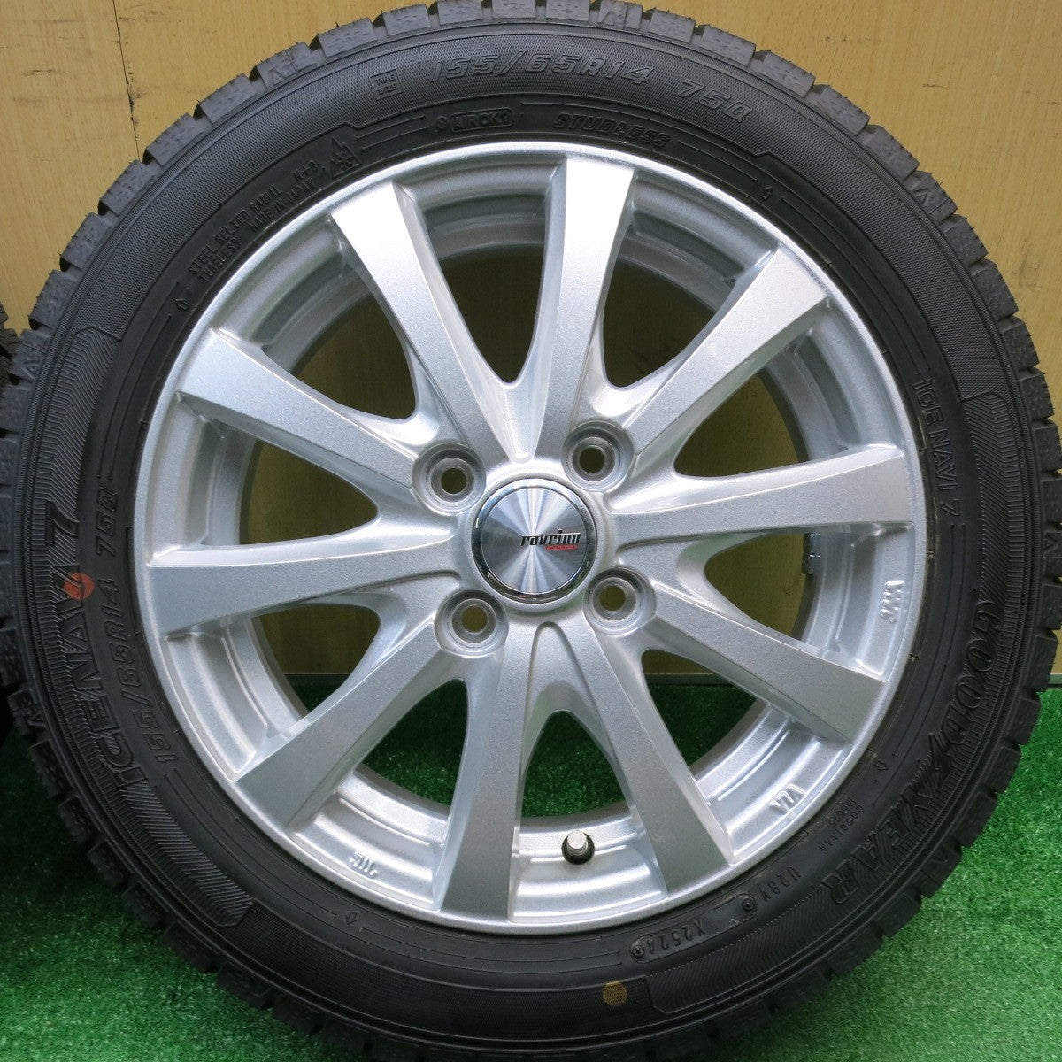 ほぼ未使用！24年！キレイ★スタッドレス 155/65R14 グッドイヤー アイスナビ7 ravrion RS01 ラブリオン 14インチ PCD100/4H★5110611HAス