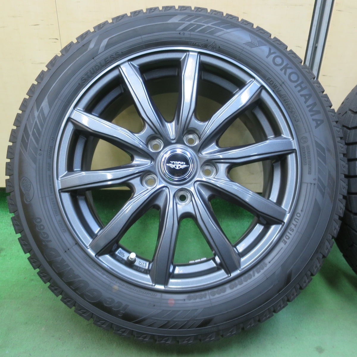 バリ溝！23年！キレイ！ほぼ10分★スタッドレス 195/60R16 ヨコハマ アイスガード iG60 TEAD テッド 16インチ PCD114.3/5H★6011903イス