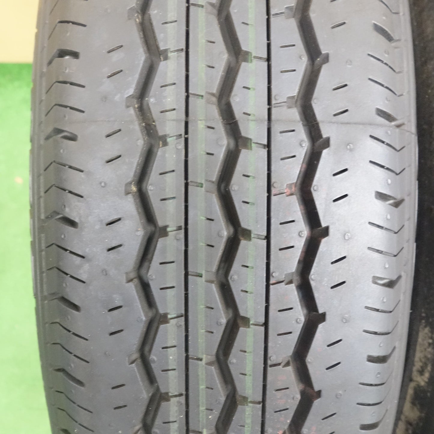 新車外し◎トヨタ 200系 ハイエース 純正 スチール 195/80R15 107/105N ブリヂストン エコピア RD613 15インチ PCD139.7/6H◎6061101KTノ